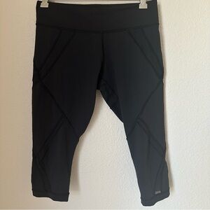 Lululemon 6 Black Mesh Panel Crop Capri Leggings Yoga Workout Size 6